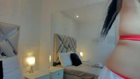 Raquel Moore  online show from March 9, 5:17 pm