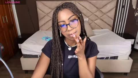 Raquel online show from December 5, 12:06 pm