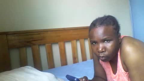 Snapshot of rawebony chatting on October 25, 10:45 am RAWEBONY online show from October 25, 10:45 am