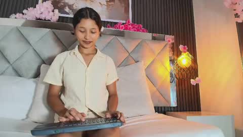 DONCELLA online show from April 12, 12:52 pm