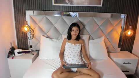 DONCELLA online show from February 3, 8:12 pm