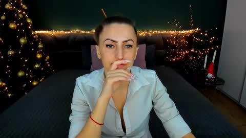 rebecca_diamonds online show from January 6, 7:01 am