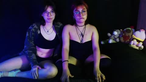 red_cherry2 online show from April 23, 7:49 am