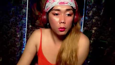 Wolf Girl online show from October 28, 8:25 pm