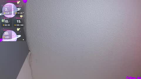 IG   OF red moonn online show from October 5, 5:01 am