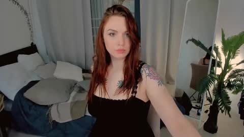 Mia online show from November 2, 1:03 pm