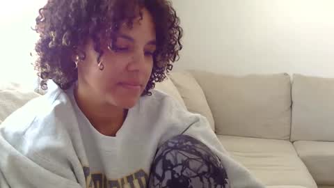 Redbonescarlet online show from September 29, 4:56 pm