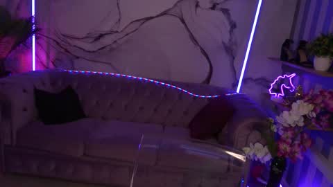 Lily online show from September 18, 8:51 pm