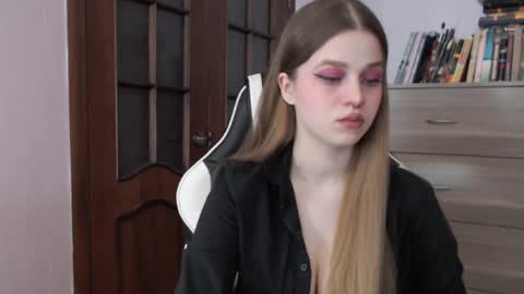 Lily online show from February 10, 2:19 am