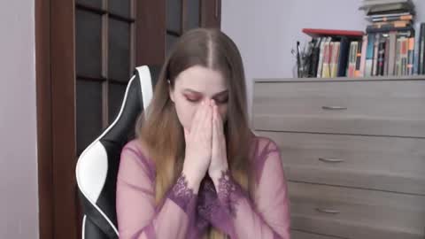 Lily online show from March 8, 2:32 am