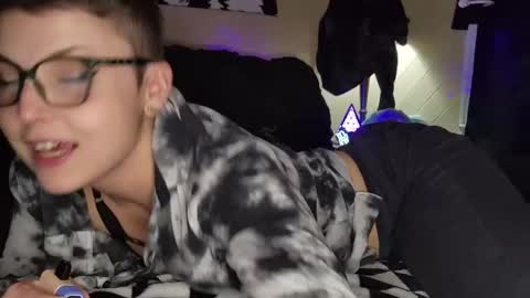 Snapshot of reee4mebb chatting on January 20, 6:21 am Kenzie online show from January 20, 6:21 am