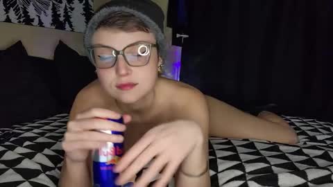 Snapshot of reee4mebb chatting on March 3, 5:37 am Kenzie online show from March 3, 5:37 am