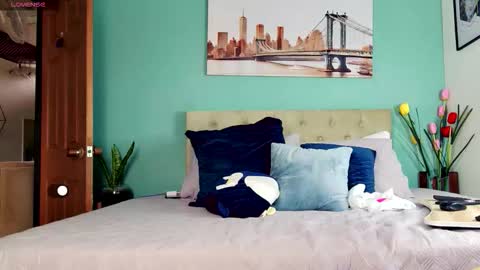 Yanella online show from March 6, 12:11 pm