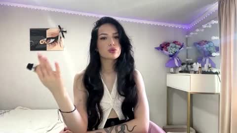 Amelia online show from June 24, 1:43 pm