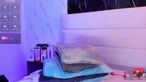 reginavegaa online show from October 16, 1:14 pm