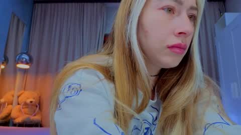 reina cummings online show from November 23, 6:38 am