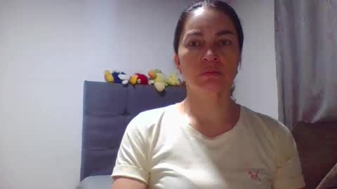 renata_hot1 online show from April 10, 11:55 pm