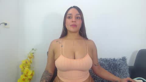 renatabrownn28 online show from March 9, 12:30 pm