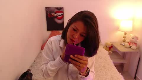 renataj online show from October 14, 1:35 pm