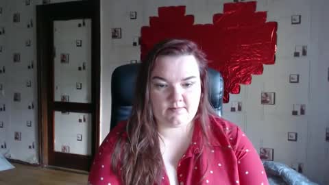 renataoia online show from September 8, 2:27 pm