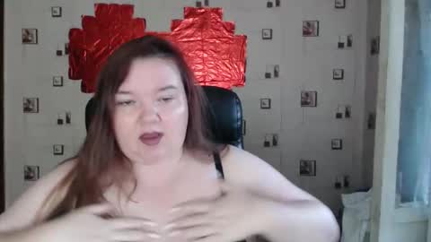 renataoia online show from September 16, 3:42 pm