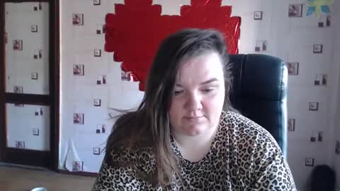 renataoia online show from March 11, 11:55 am