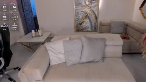 Renata Reyes online show from March 31, 10:10 pm