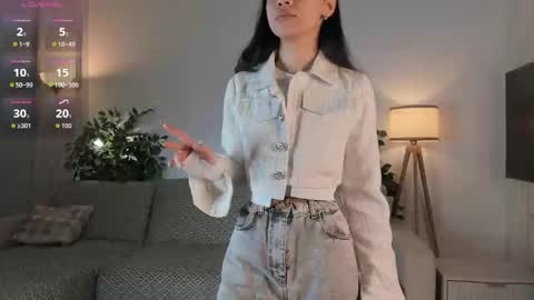 Snapshot of renatenavejar chatting on October 22, 1:10 am Call me Mira online show from October 22, 1:10 am