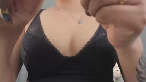 Renee Shelby online show from September 10, 8:09 pm