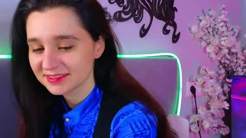 reynaedge online show from May 26, 9:19 am