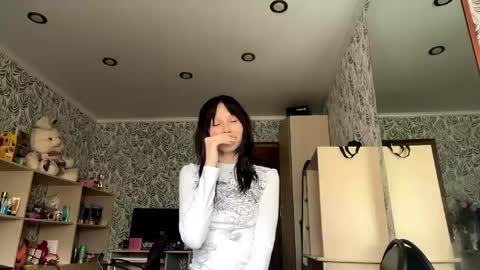 Chloe online show from May 16, 10:36 am