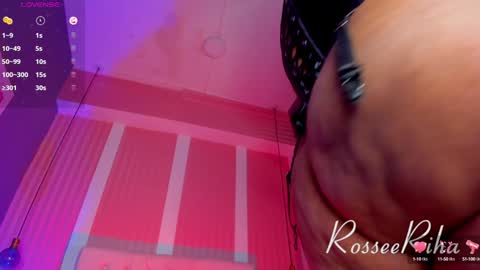 Snapshot of rihanna_rose chatting on January 3, 11:35 am Riha  online show from January 3, 11:35 am