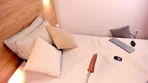 Sara online show from April 12, 11:02 am