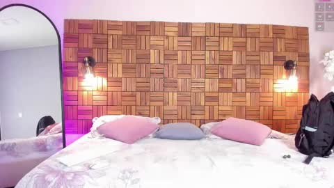 Sara online show from February 25, 10:04 am