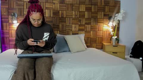 Sara online show from February 2, 10:03 am