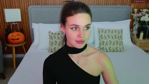 Rihanna online show from October 26, 5:52 pm