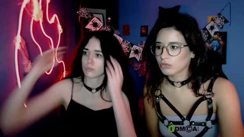 Snapshot of riley_sanders chatting on October 24, 4:47 pm Meow online show from October 24, 4:47 pm
