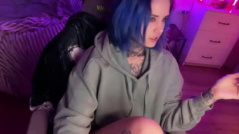   DianaBrite            fansl y online show from March 11, 4:29 pm