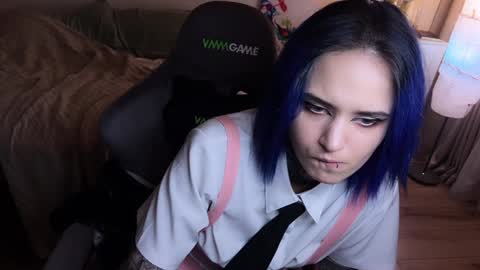   DianaBrite            fansl y online show from January 31, 1:45 pm