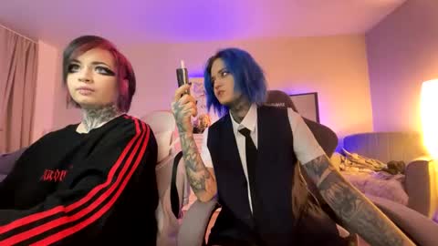   DianaBrite            fansl y online show from December 21, 1:10 pm