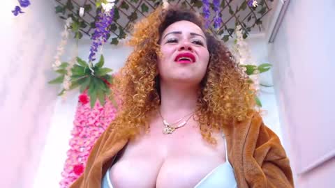 Risitos De Oro online show from May 16, 1:41 am
