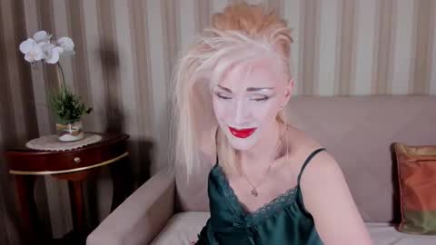 rita_farell online show from December 15, 10:15 pm