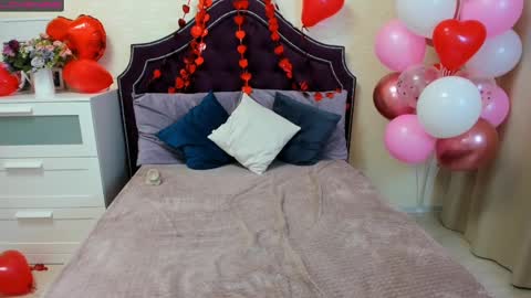 Snapshot of robertamorelly chatting on February 11, 6:08 am Betty online show from February 11, 6:08 am