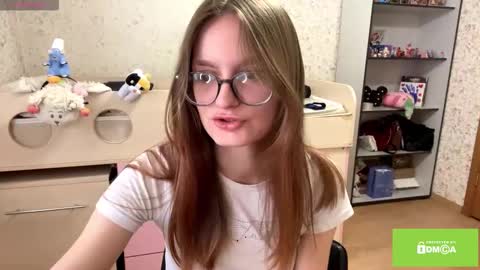 robynsentinella online show from February 20, 2:43 am