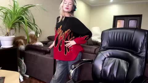 Anny online show from February 3, 10:42 am