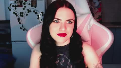 Sophie  online show from March 5, 10:44 am