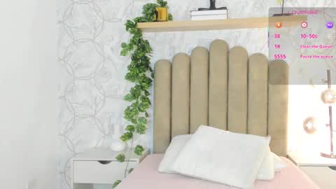   online show from March 9, 11:25 am