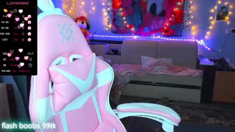 Snapshot of roniya_v chatting on January 17, 6:12 pm Spicy lady Kristy online show from January 17, 6:12 pm