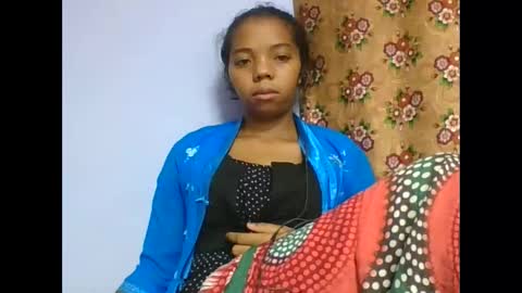 rosah225127 online show from May 2, 5:33 am