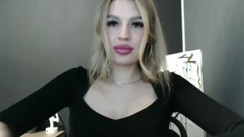 Rosalina online show from November 8, 5:18 pm